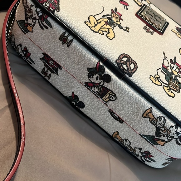 Dooney & Bourke - rare “Germany” design camera bag - Never used! $185!! - Picture 2 of 10